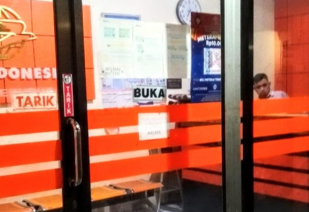 Garap Bisnis Pengiriman Barang, Kantor Pos Cabang Kedurus Kini Buka 24 Jam Tanpa Libur 2 Kantor Pos Cabang Kedurus Kini Buka 24 Jam Tanpa Libur
