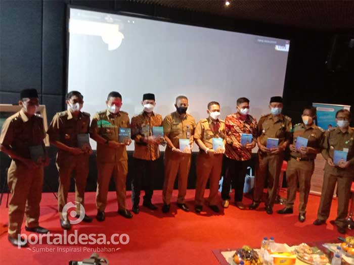 Camat Sepatan Abadikan Rekam Jejak Dengan Sebuah Buku 