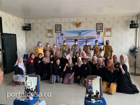 Gelar Pelatihan Dasar Make Up Bersama Disnakertrans Banten, H Ahmad Jaini: Semoga Memicu Tumbuhnya Lapangan Kerja Baru