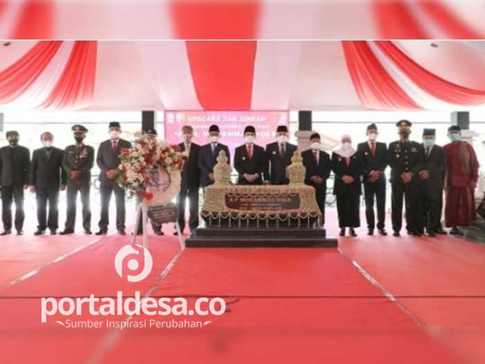 HUT Jawa Timur Ke -76, Wakil Gubernur dan Bupati se-Madura Ziarah ke Makam Mantan Gubernur Jatim