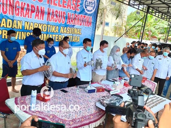 Kepala BNN Sumut Pimpin Press Release Pengungkapan Kasus Narkotika di Kampus USU