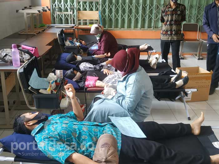 Baksos dan Donor Darah Warnai HUT PGRI PC Kabandungan