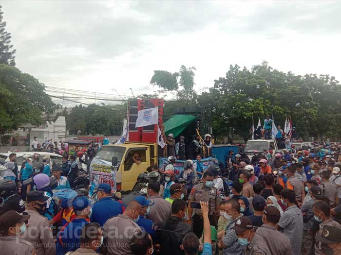 Demo Buruh di Serang Sempat Berujung Ricuh