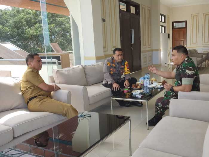 Jelang Nataru, TNI-Polri Kunjungi Kantor Bupati Boltim
