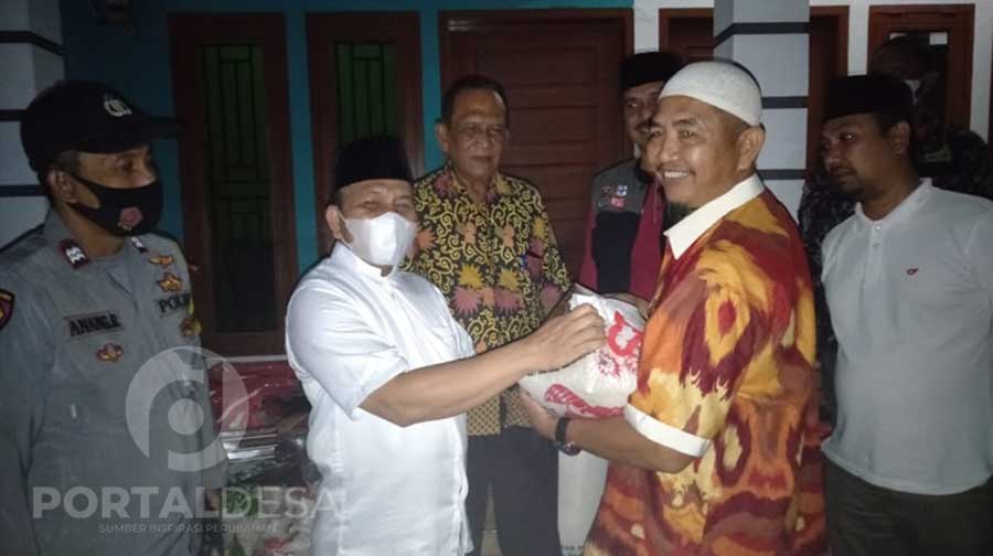 Wakil Wali Kota Langsa Serahkan Bantuan Masa Panik Kebakaran