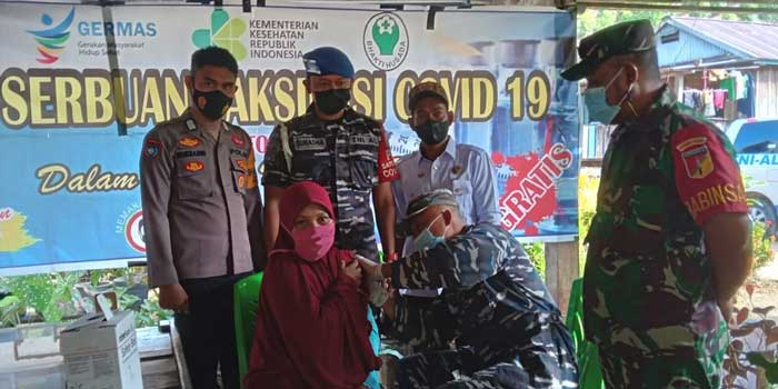 Bakti Kepada Masyarakat, TNI AL Laksanakan Vaksinasi Covid-19