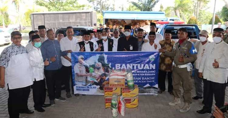 Bupati Bireuen Antar Bantuan Kemanusiaan Untuk Korban Banjir Aceh Timur