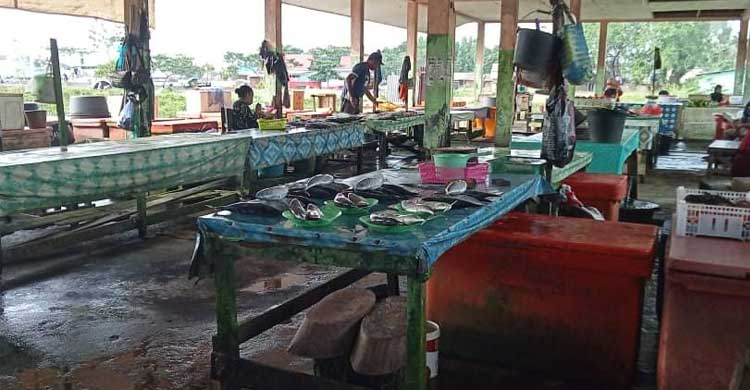 Pedagang Ikan di Pasar Akelamo Mengeluh, Ini Keluhannya