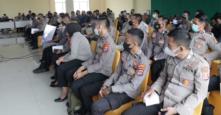 Kabid Humas Polda Banten Berikan Pelatihan 