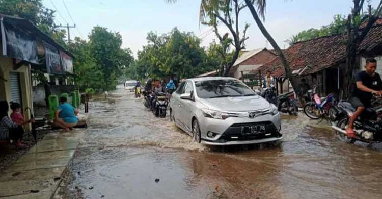 Pembangunan Drainase Jalan Raya Boshowa Desa Kertasari Gagal Antisipasi Banjir