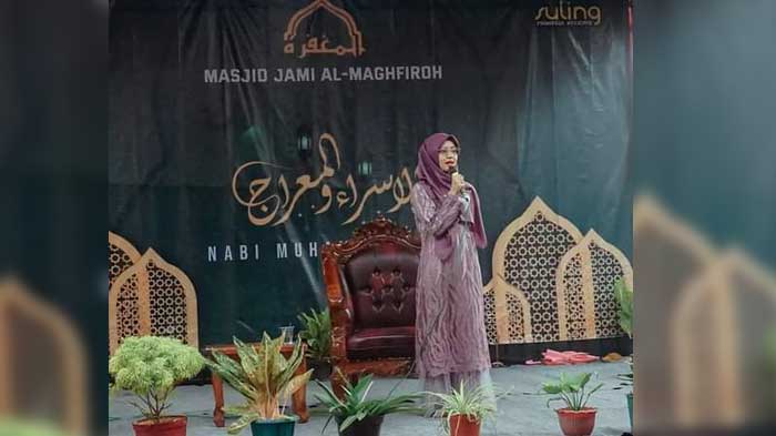 Hadiri Peringatan Isra Miraj, Neng Lurah Ajak Masyarakat Teguhkan Persatuan untuk Wujudkan Desa Ciasembaru Lebih Maju