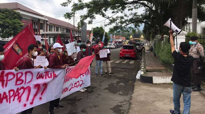 PC IMM Kabupaten Pandeglang Gelar Unjuk Rasa Desak Pemkab Recofusing Anggaran Perdin Tahun 2022
