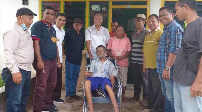 Peduli Disabilitas, Yayasan Puspita Bangun Bangsa Bantu Kursi Roda untuk Lodovikus