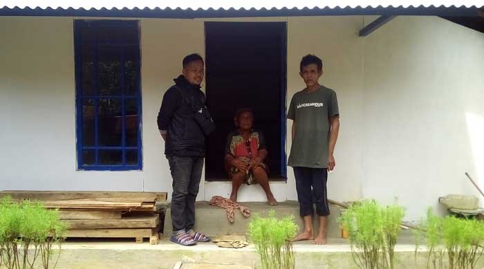DPC Nasdem Cigalontang Bantu Renovasi Rumah Jompo Kurang Mampu