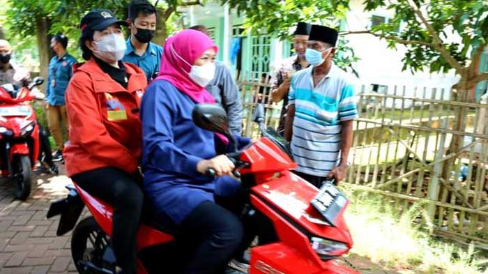 Gubernur Jatim Bonceng Ketua DPR RI Puan Maharani Naik Motor Keliling Sumenep