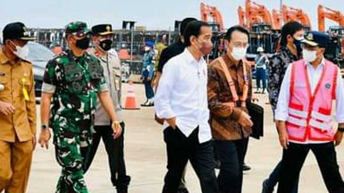 Presiden Jokowi Tinjau Pelepasan Ekspor Kendaraan di Pelabuhan Patimban Subang