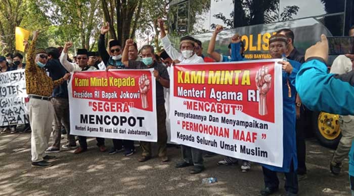 Ratusan Massa Gelar Aksi di Depan Kantor Kemenag Sekayu, Desak Pemerintah Copot Jabatan Menag Yaqut