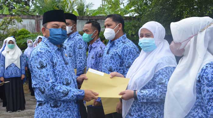Serahkan SK kenaikan pangkat, ini harapan Wakil Walikota Langsa
