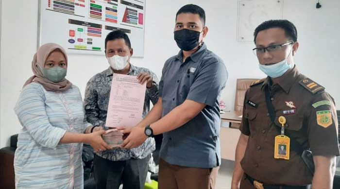Terpidana Tipikor Ruas Jalan Rantau Alai-Simpang Kilip Serahkan Uang Pengganti ke Kejari