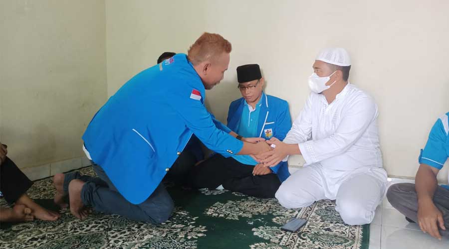 Anggotanya Berduka, DPD II KNPI Kabupaten Siak Lakukan Takziah