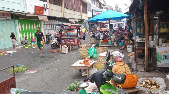 pasar horas pematangsiantar masih sepi pengunjung