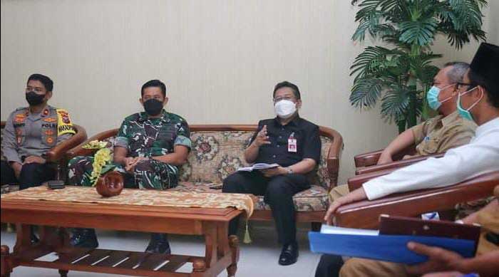 Pj Sekda Trenggalek Minta Dukungan Masyarakat Untuk Sedia di Vaksin