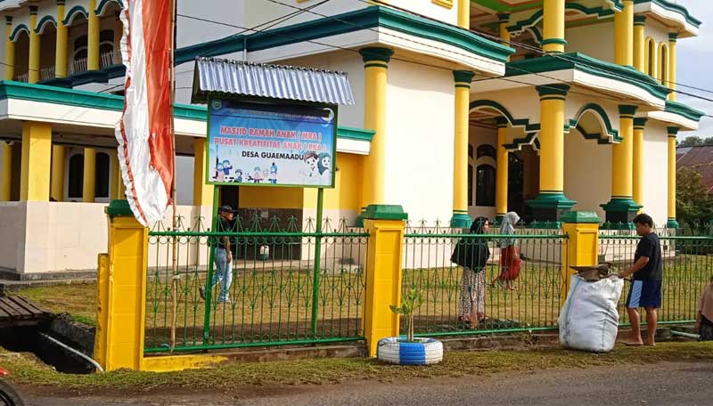 Sambut Ramadhan, Pemuda Guaemaadu dan Mahasiswa Laksanakan Baksos di Masjid dan Mushola