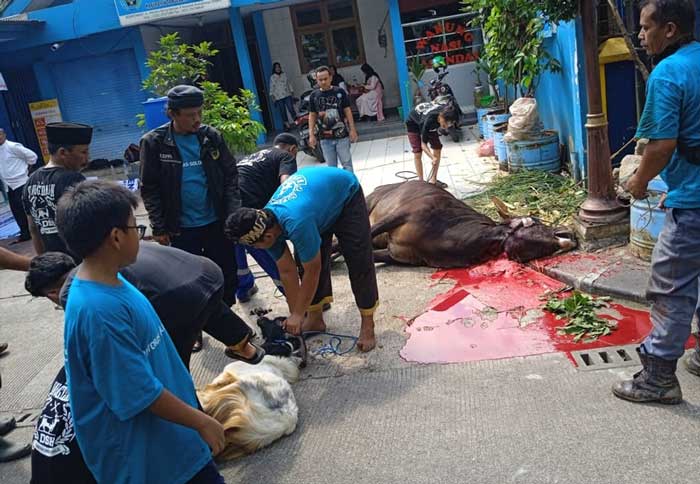 PWI Kabupaten Tangerang Berbagi Daging Kurban