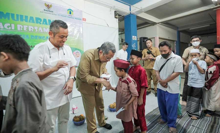 Peringati Bulan Muharram, PT PTM dan Baznas Tangsel Santuni Puluhan Anak Yatim