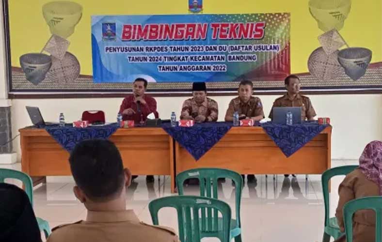 Kecamatan Bandung Gelar Bimtek Tentang Penyusunan Administrasi Dan Penyuluhan Hukum Penggunaan Dana Desa