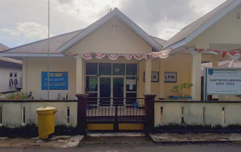 Staf Kelurahan Dufa Dufa