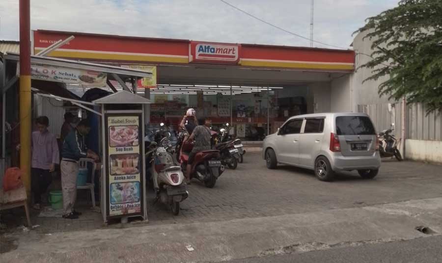 Berkah Ramadhan, Alfamart Beri Kemudahan Berjualan Takjil