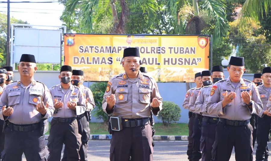 Redam Aksi Unjuk Rasa, Pasukan Asmaul Husna Polres Tuban Siap Di Barisan Depan