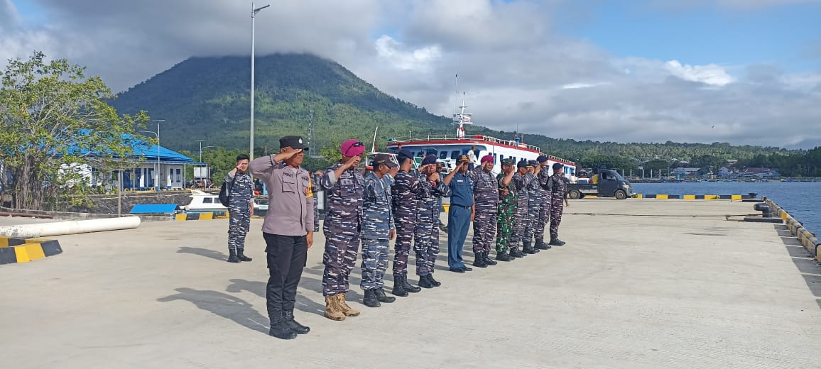 Kapal KRI SPICA-93 Tiba Dipelabuhan Jailolo Untuk Memasang Alat Surve Kedalam Laut 1 IMG 20240227 WA0038