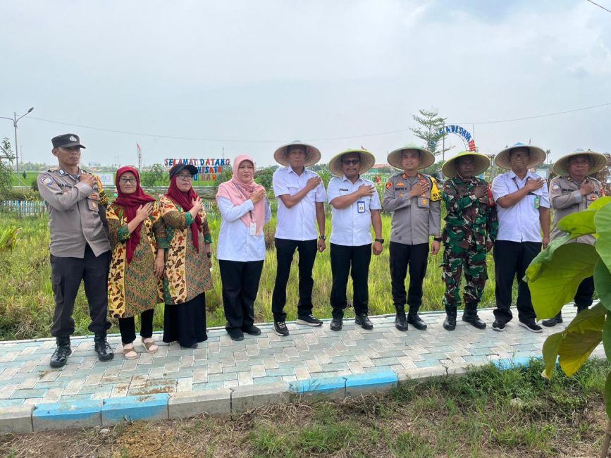 Dukung Program Ketahanan Pangan Prabowo, Polsek dan Koramil Teluknaga Serta Birokrat Lakukan Ini 3 IMG 20241120 WA0021