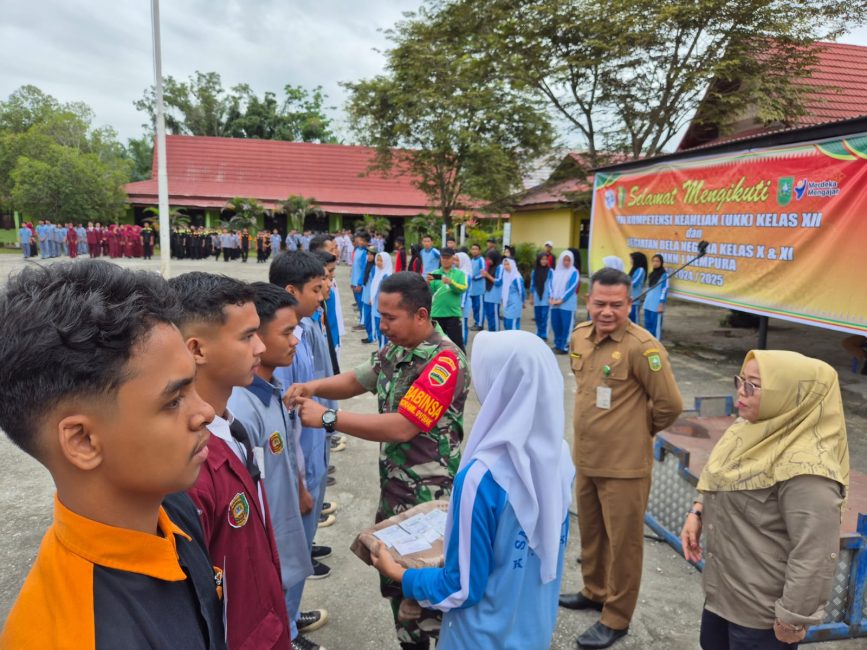 Implementasikan P5, Ratusan Siswa SMKN 1 Mempura Ikut Pelatihan Bela Negara 1 IMG 20250221 WA0073