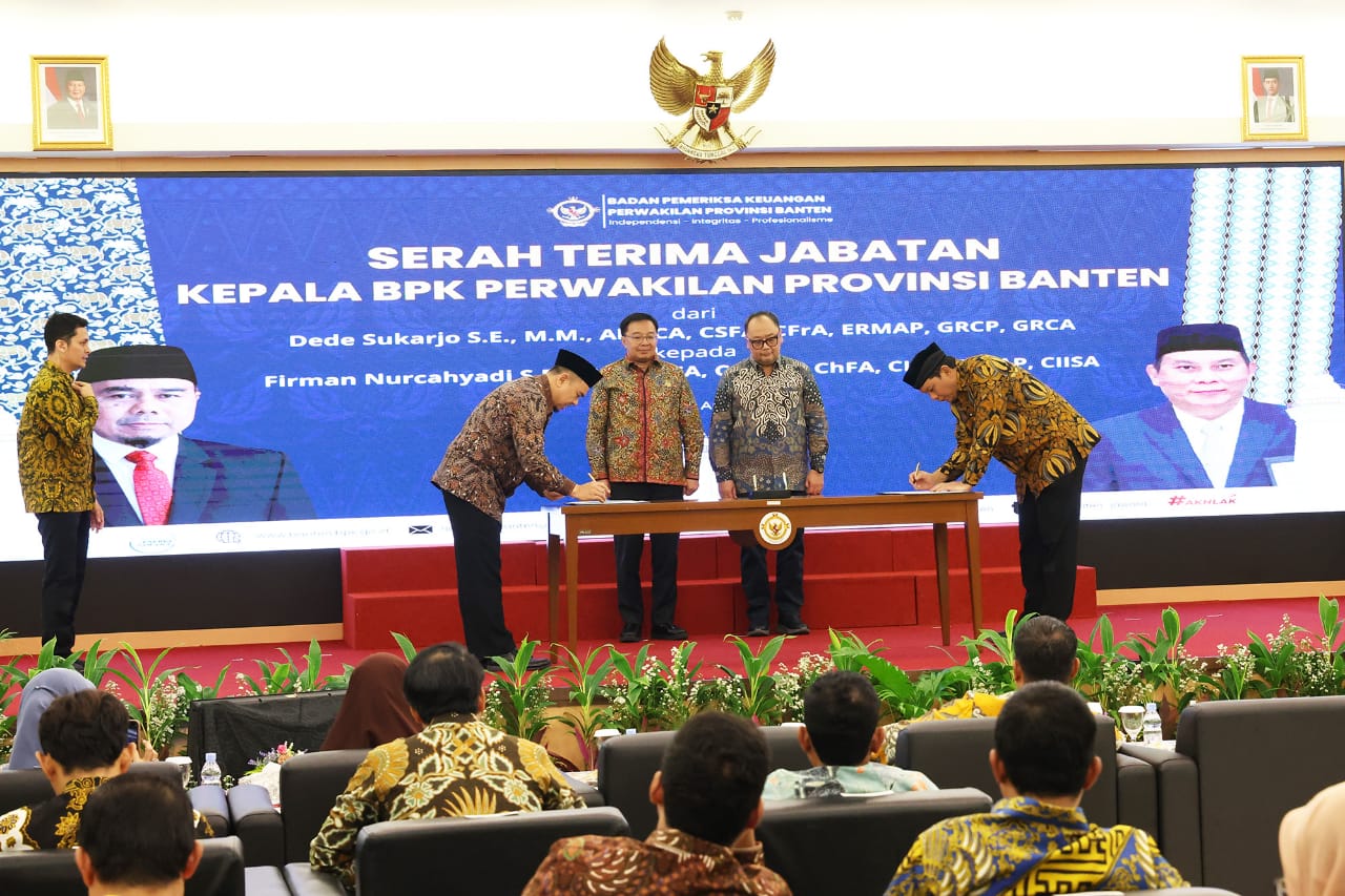 Gubernur Andra Soni Hadiri Serah Terima Kepala BPK Perwakilan Provinsi Banten 1 IMG 20250412 WA0021